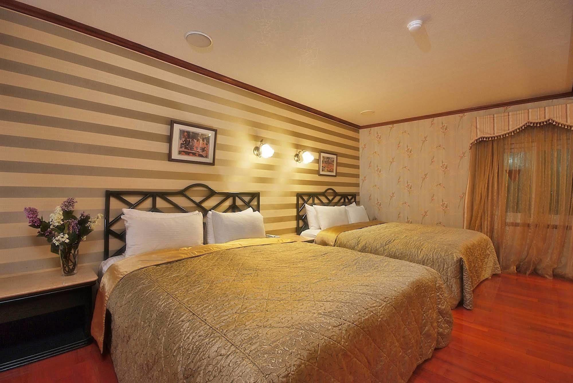 Pink Lotus Hotel Taipei Exterior photo